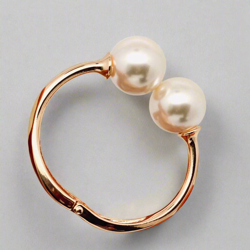Pearl opening bangle