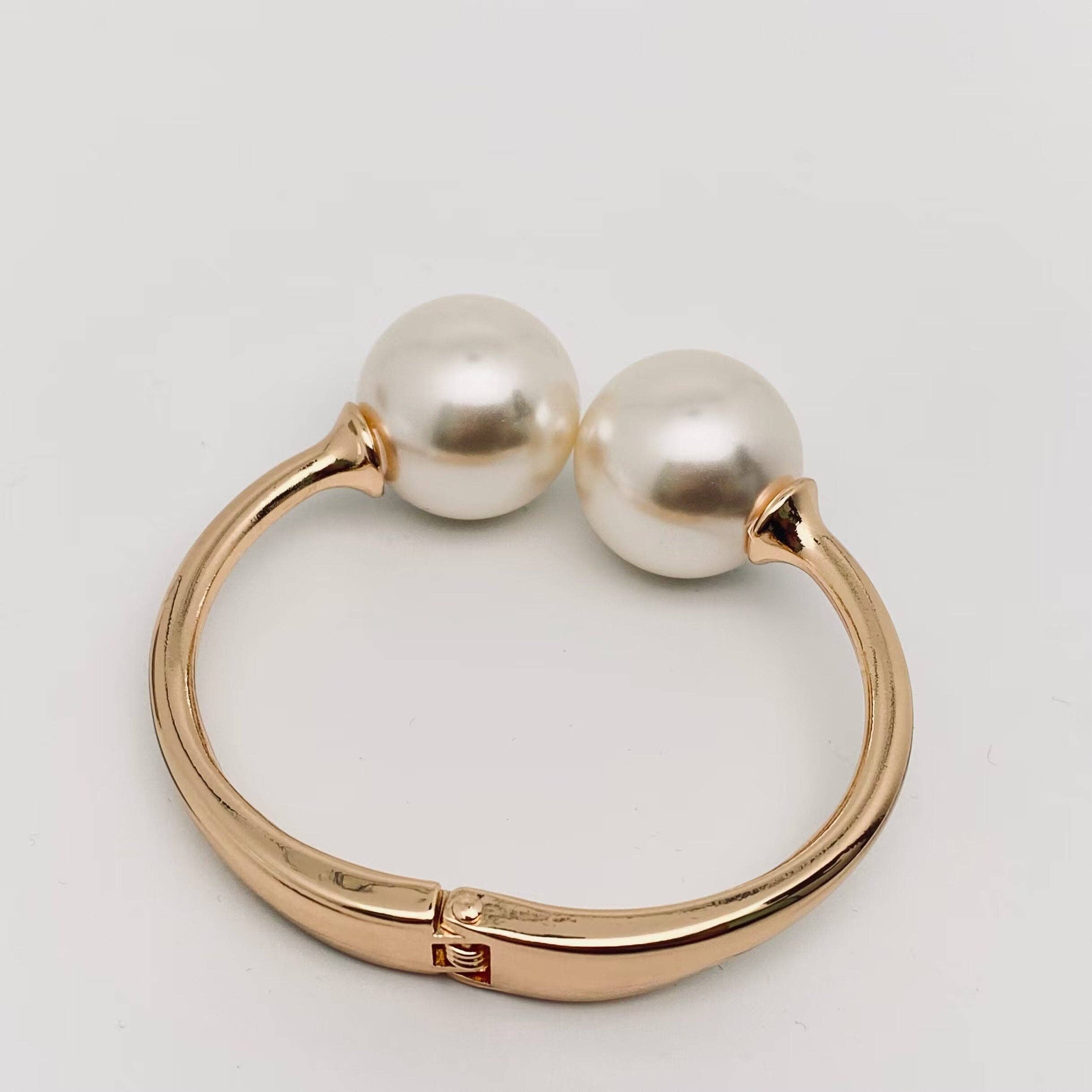 Pearl opening bangle
