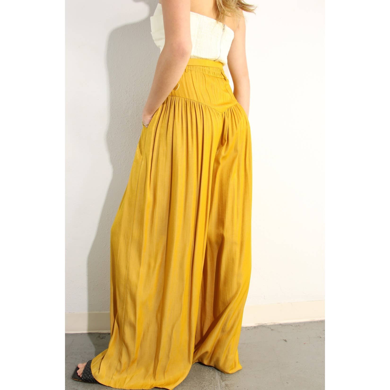 Wide flared trousers